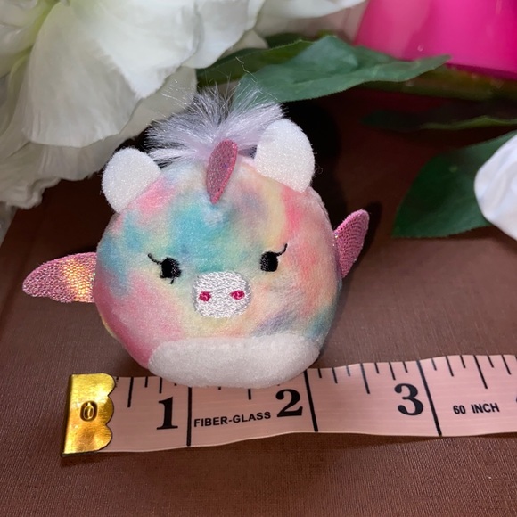 Squishville by Squishmallows 2” Mini Squishmallow with Fashion Accessory Set 6 - Picture 12 of 15